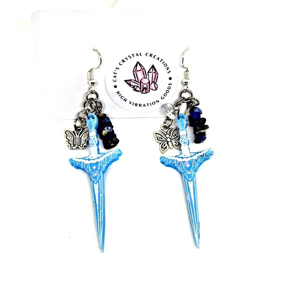 Lapis Lazuli Dagger Dangle Earrings 🗡 Will be available once my Etsy opens - COMING SOON!

#catscrystalcreations #crystal #crystals #jewelry #earrings #crystaljewelry #crystalearrings #LapisLazuli #clearquartz #witch #witchy #witchyvibes #fae #faecore #faerie #fairy #fairycore
