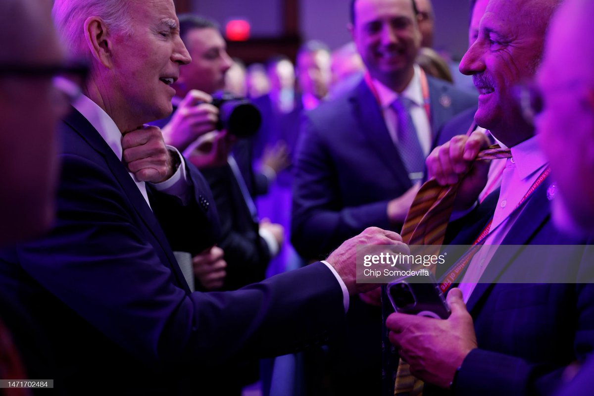 U.S. President #JoeBiden trades neckties with a #firefighter during his visit to the International Association of Fire Fighters legislative conference on March 6th in Washington, DC. Biden is the first sitting president to address the IAFF's DC gathering.
📷: <a href="/somogettynews/">Chip Somodevilla</a>