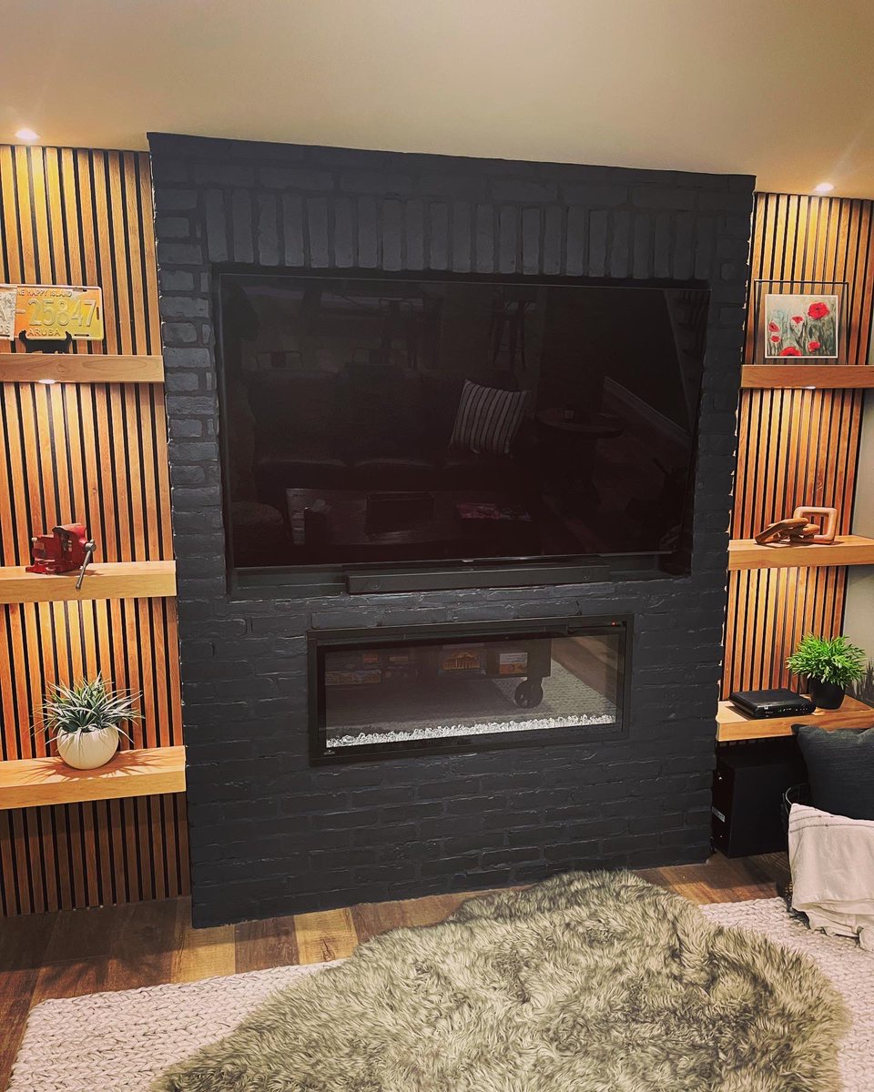 Here’s a recent tv and floating shelf install we did. Not too bad if I say so myself.
#customkitchens #customhomes #electrician #lightingdesign #oakville #burlington  #campbellville #Halton #100amp#builditright #safe #residential #builtins #led  #electricalservice #panelchange