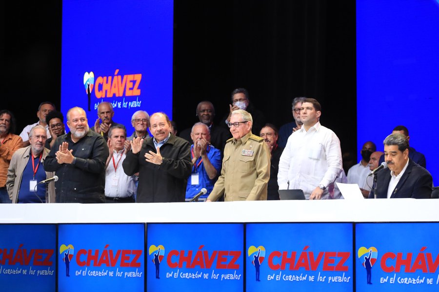 mippci_ven's tweet photo. 📢¡𝐀𝐬í 𝐥𝐨 𝐃𝐢𝐣𝐨!  🇻🇪
Pdte. @NicolasMaduro: Chávez es parte de la historia viva de Nicaragua.
#SomosLosDeChávez https://t.co/TGQ42Uikbm