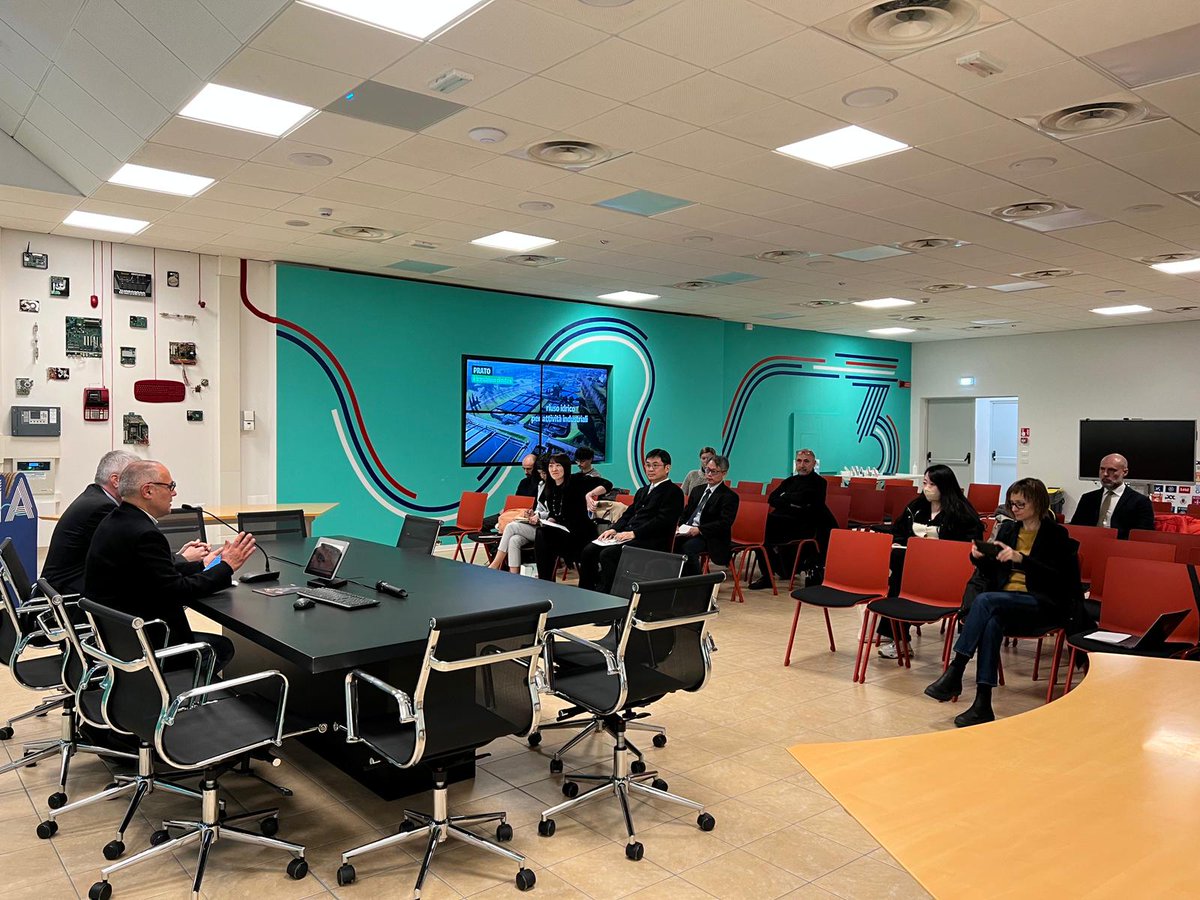 On the second day of Taichung’s visit to Prato, Prato hosted a workshop on the topic of Sustainable Recycling in the Textile Industry #textile recycling. Speakers from the Public and Private sectors in Prato and Taichung shared their best practices on Circular Economy
