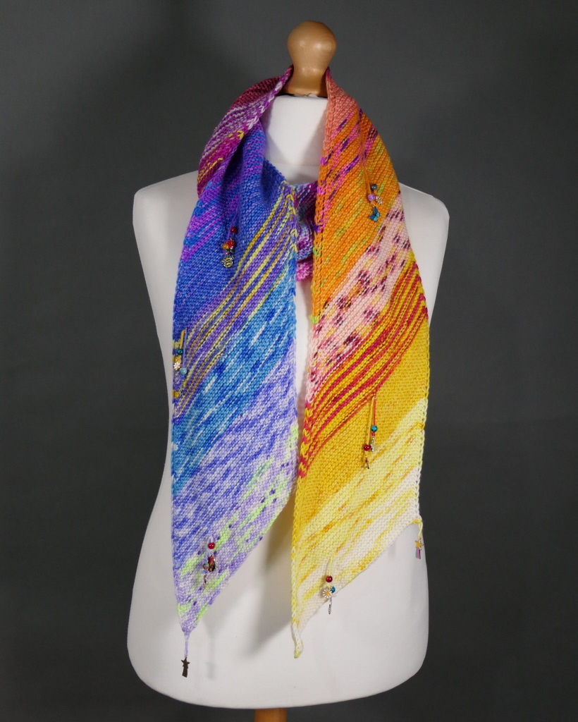 LizLovick's tweet image. Just released on my site, Etsy and Ravelry, my Springtime Slanty Scarf.  Perfect for scraps or mini skeins, I made mine from Siobhan's Crafts 2022 Advent.  24 x 10 g DK yarn.  ift.tt/9nj2Kyd

#newpattern #fo #knittersofinstagram #yarn #usingstash #amknitting #handknitt…