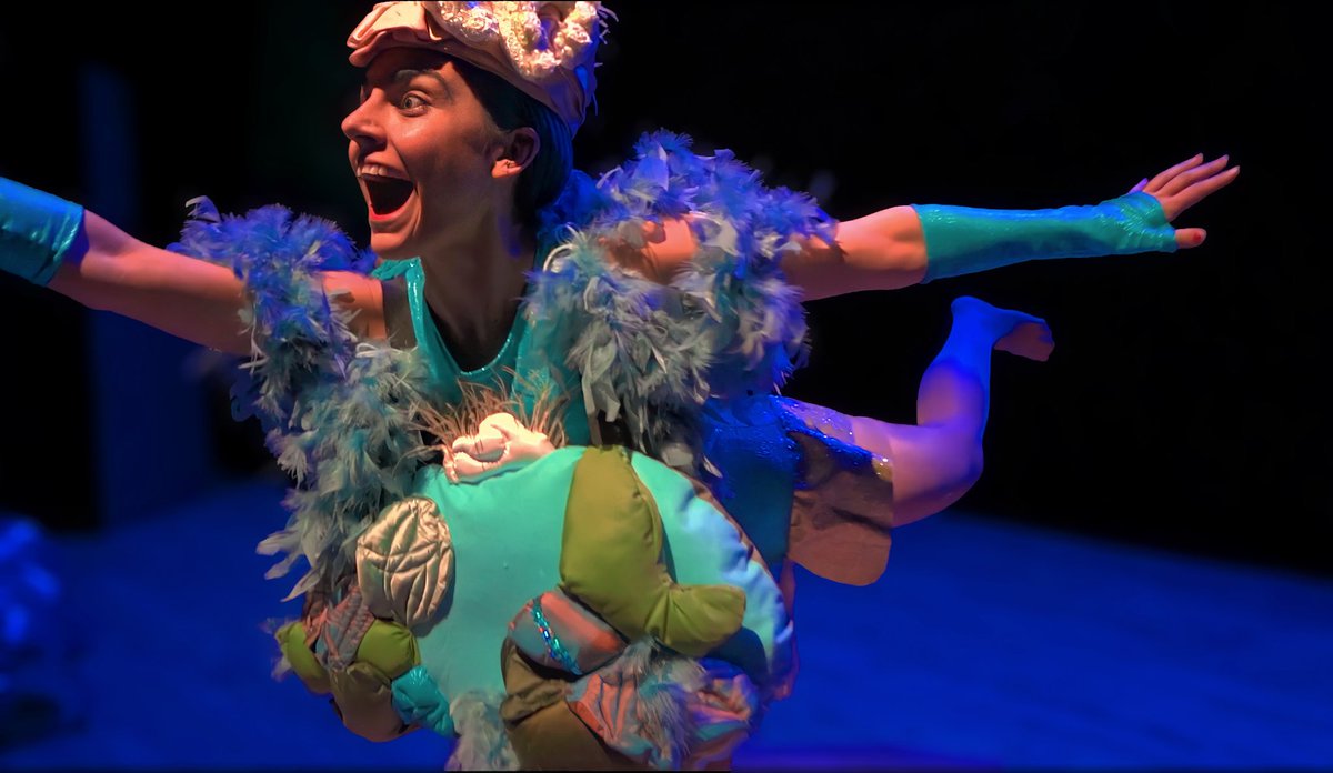 Our pals <a href="/FoxesCollective/">UrbanFoxesCollective</a> are bringing their ★★★★★ eco-feminist show MOTHERLOAD! to London. A dark comedy about Mother Nature and her last attempt to save her apathetic children 🌎 Coming to <a href="/RosieBTheatre/">Rosemary Branch</a> on March 11-12: bit.ly/41hKrri