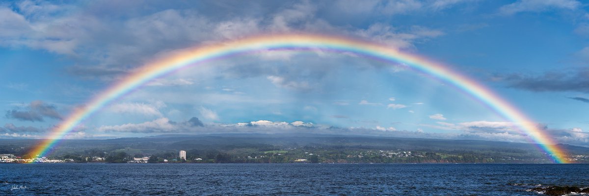 808constituent's tweet photo. “In this photo, Mauna Kea, covered in snow, is framed by a vibrant rainbow over Hilo Bay. ”
📷Wade Morales🌈
Prints https://t.co/ztZMWVUtO3
#MaunaKea #Hilo #Rainbow #NaturePhotography #MondayMotivation #SnowInHawaii https://t.co/4Qgmrg00fq