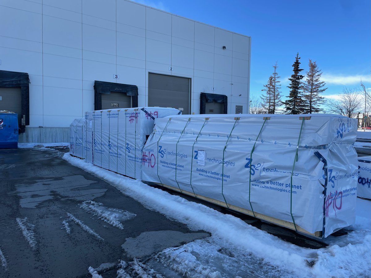 ZS2Technologies's tweet photo. It's been busy at the ZS2 TechCentre! Check out all the TechPanel projects that our TechCrew manufactured over the last week that are now ready to ship to build sites across North America!
#SIPPanels #BuildingWithSIPS #GreenBuilding #CarbonNeutral https://t.co/tN6VYoMLd5