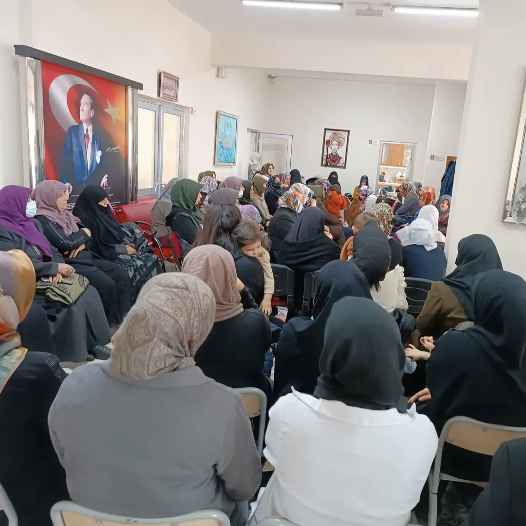 Sahilkent  ADEM Merkezimizde Berat Kandili Programimiza Değerli Kaymakamimiz Dr.Nuri Mehmetbeyoglu'nun Kiymetli Eşi Gülay Hanimefendi Ve Ilce Kadin Kollari Başkani Vildan Or Hanimfendi de Katilim Sagladilar . Dualarda Gonullerede Buluştular bu Muberak Gunde .. Çok Tesekkur ederiz