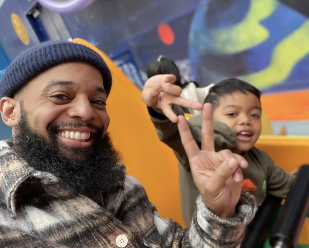 stupidDOPE's tweet image. Billy Allonce’s Journey to Success Billy Allonce’s journey to success began during his time at Concordia University, where he started Arcpoint Consulting, partnering with the late Matt “Dutch” Gardner of… dlvr.it/SkSRsN #BlackNews #Business #Entertainment