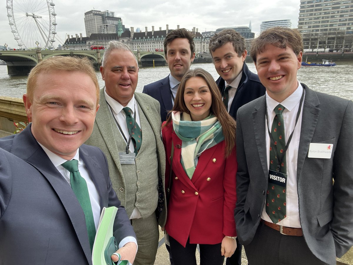 Hi, its George, a 2023 scholar and I’ll be doing the Twitter take over for our pre-CSC. Our first day started with a tour of <a href="/UKParliament/">UK Parliament</a> kindly hosted by <a href="/_RobbieMoore/">Robbie Moore MP</a> where he explained the inner workings of Parliament and how legislation gets amended and passes through.