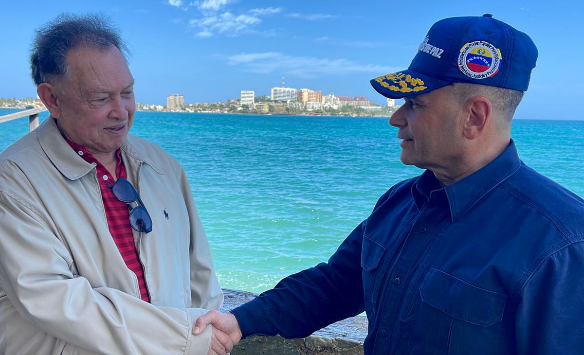MijpVzla's tweet photo. #6MAR || Como parte de la Gran Misión Cuadrantes de Paz, el vpdte. Sectorial AJ @CeballosIchaso1, sostuvo encuentro con el Gob. Morel Rodríguez, a fin de fortalecer la seguridad ciudadana, potenciar el turismo y la convivencia pacífica en la entidad insular 

#SomosLosDeChávez https://t.co/3ruQhI2htN