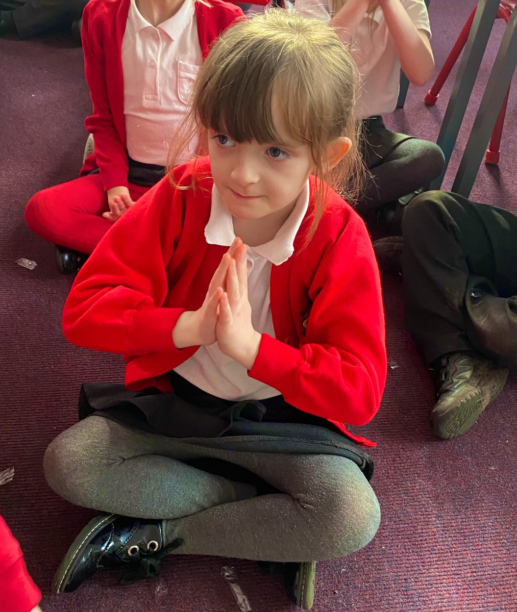 Roscoe_Primary's tweet photo. In year 2, we have been looking at ‘Healthy Me’ in PSHE. Today we spoke about what makes us feel relaxed and calm. We even finished the lesson off with some meditation🧘‍♂️🧘‍♀️ #RP_year2 #RP_pshe https://t.co/zylgIeogjz