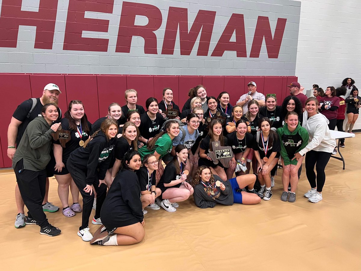 Azle_Strength's tweet photo. Six years ago we were just proud of having over 30 boys and girls lifters in the program. Now we have over 100, and the lifters have set our standard higher every year. Cannot say enough about our kids ability to continue to build this program up year by year. #strongerisbetter https://t.co/LBlyPKOHmK