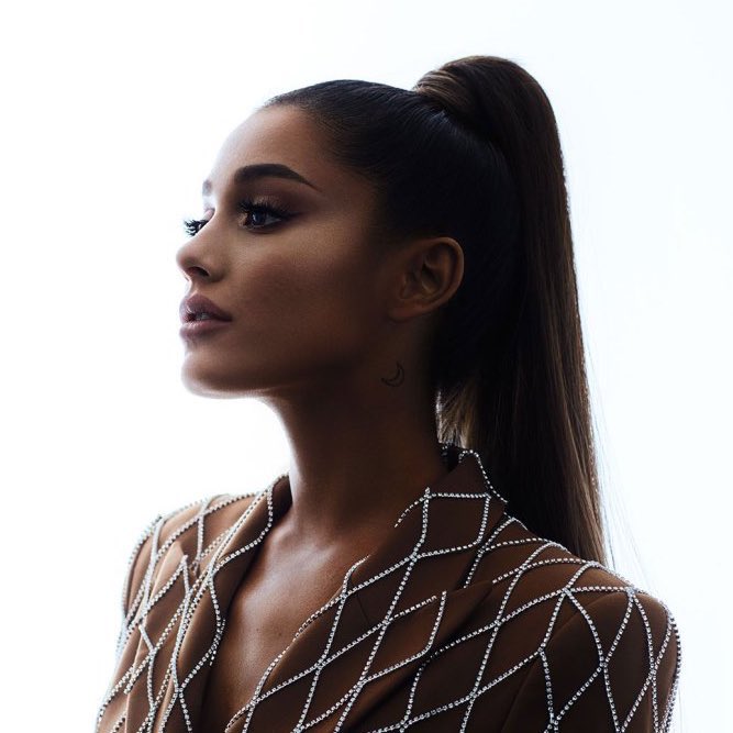 grandeschart's tweet image. Ariana Grande joins Jennifer Lopez as the only female artists in history to have 2 remixes reach #1 on the Billboard Hot 100.