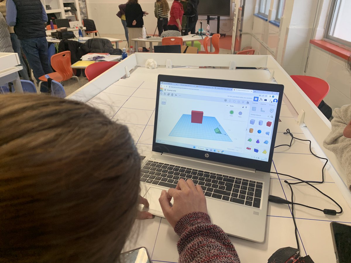 CEIPBlasInfante's tweet photo. Todo paso a paso: 1° Construcción del AdF, 2° poner en práctica en ella lo que se está haciendo en las clases, 3° y no menos importante, formación del profesorado. 💪🏻💪🏻💪🏻 Seguimos avanzando con @caotico27 @CEPdeJEREZ herramientas digitales. #Steam #innovacion #EducaAnd 👩🏻‍💻🧑🏼‍💻 https://t.co/VUvDRYLkoC
