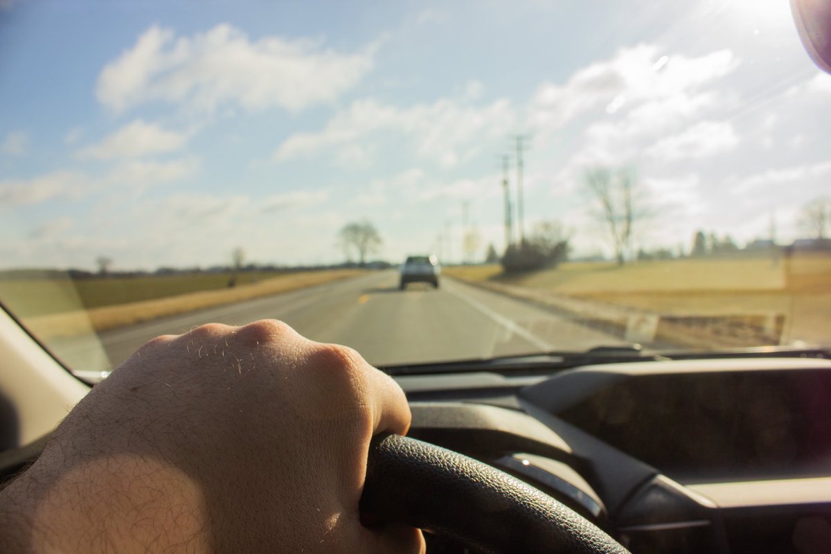 Country Roads #photography #clevelandphotographer #ohiophotographer #streetphotography #ohiophotography #behindthewheel