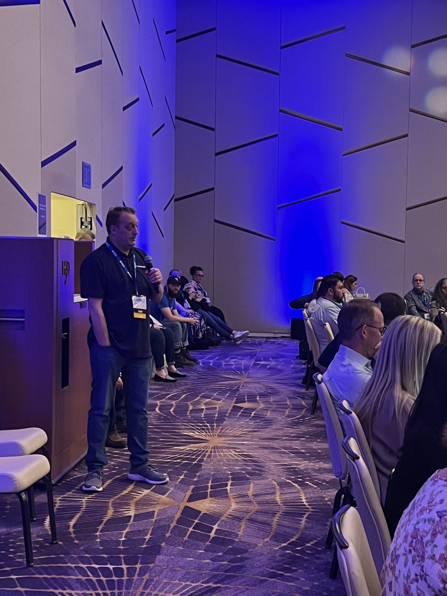 SurePointTech's tweet image. Mike Credland, founder of Coyote Analytics, is at #SurePointIGNITE2023 and talking about the future of next gen and “taking the best of both products to make them even better.”

#SurePointCommunity #legaltech