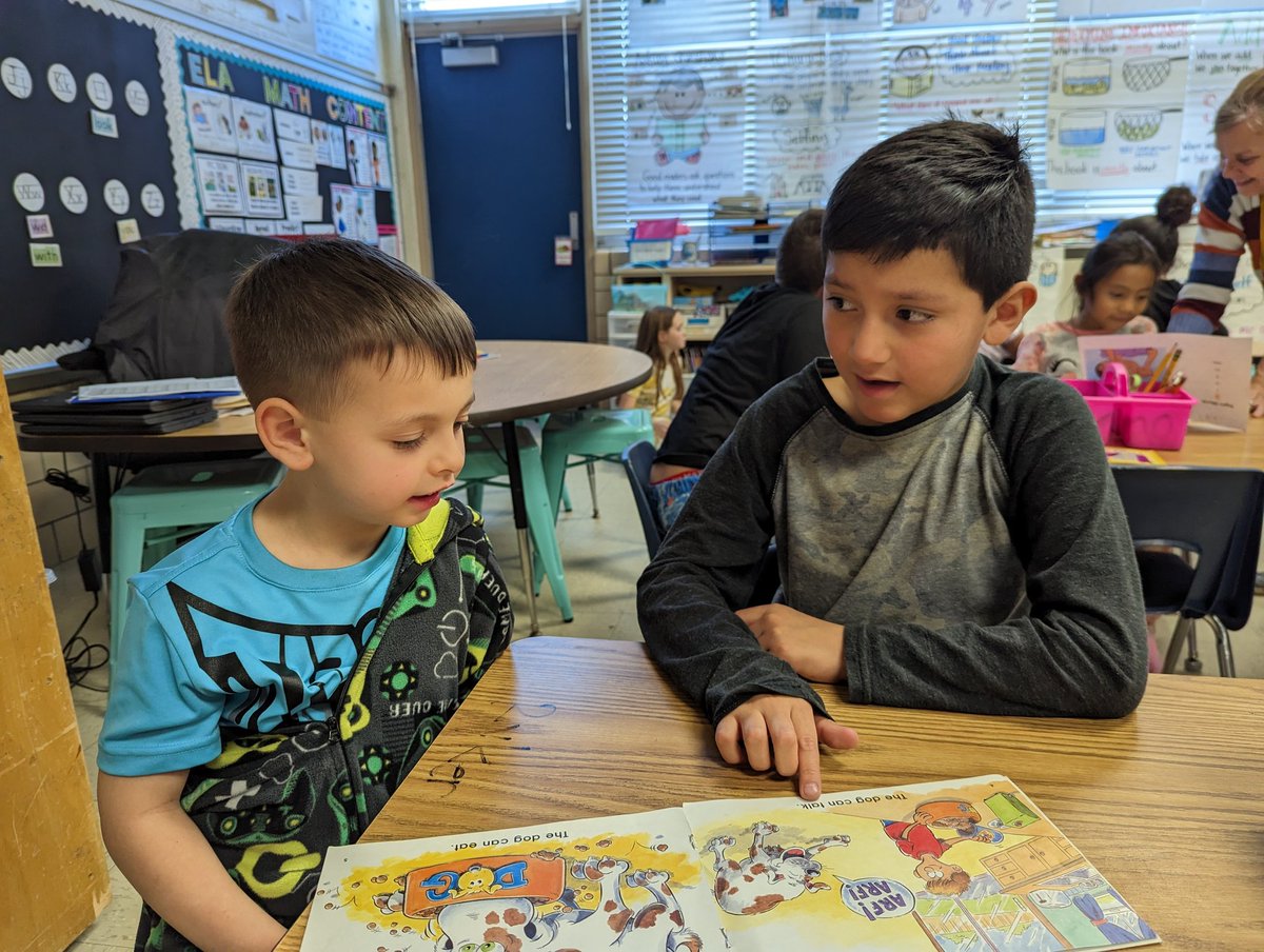 jruppert_2's tweet photo. Forgot to share last week. Celebrated Read Across America by buddy reading with kindergarten! 3rd graders had a blast being "teachers" for our K readers! https://t.co/VadZwv49j8