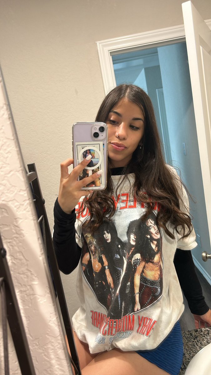 elenaaaaa0121's tweet photo. 🖤🖤🖤 https://t.co/znMPRQQ3Xn