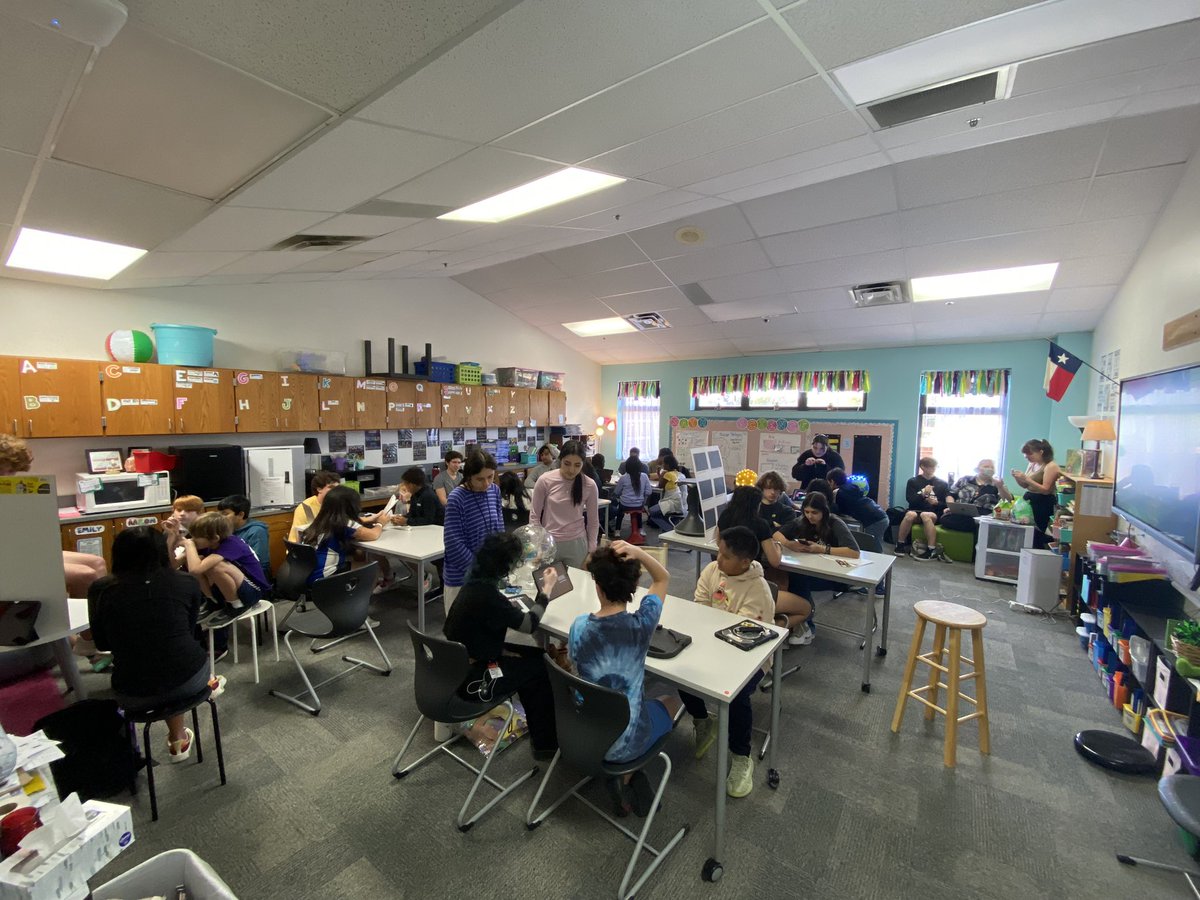 angela barnes tweet media