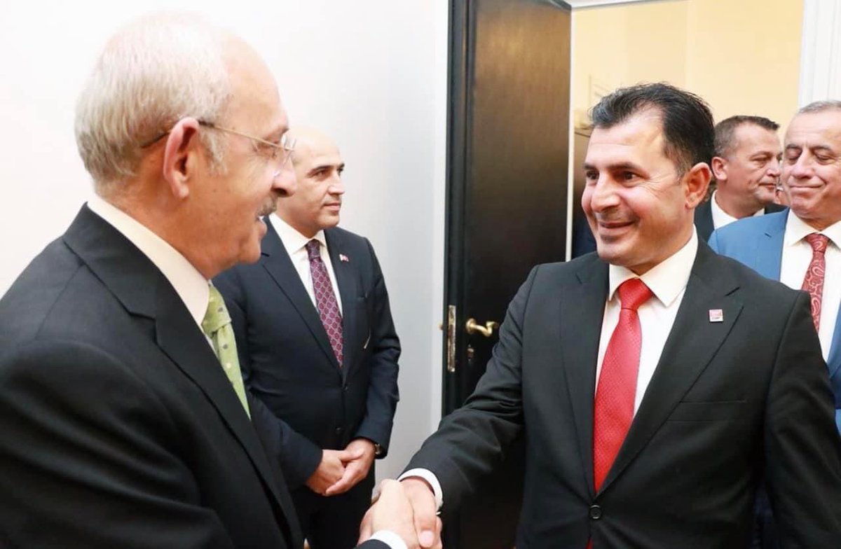 Halkın iktidarı geliyor. Ayağa kalkın. 

Başlıyoruz!  Hak, hukuk, adalet yolunda çağdaş, özgür ve demokratik bir Türkiye için.

Genel Başkanımız Sayın Kemal Kılıçdaroğlu'nun Cumhurbaşkanlığı adaylığı ülkemize ve milletimize hayırlı olsun. 🇹🇷

#Başlıyoruz
#GeliyorGelmekteOlan