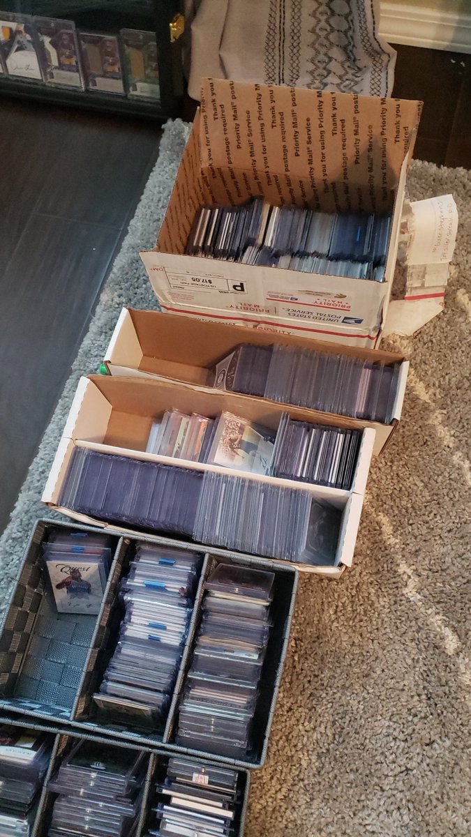 DynastyDrakeFF's tweet image. Who wants to buy some cards tonight?? Will start in a couple hrs. RT and like please #hobbyfam