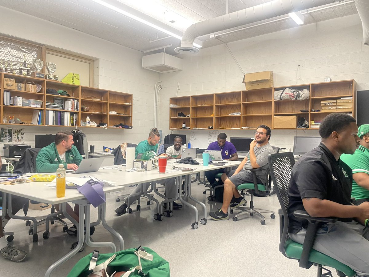 Adams_Football's tweet photo. Cover Zero Analytics PD any edge we can use to get better we going to make it happen! #MakingOurBrand #GreatStateOfBA #OnboardingCover0 https://t.co/2Q89tfmWVr