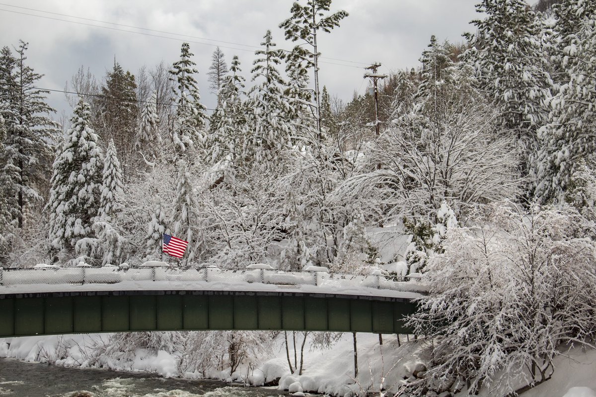 madisonmlloyd's tweet image. The weather was completely unforgiving yesterday ❄️ driving home was honestly kind of scary. But we made it home! #nevadaphtography #nevadaphotography #notspringyet #tahoesnow #unrstudents #rsjstudent