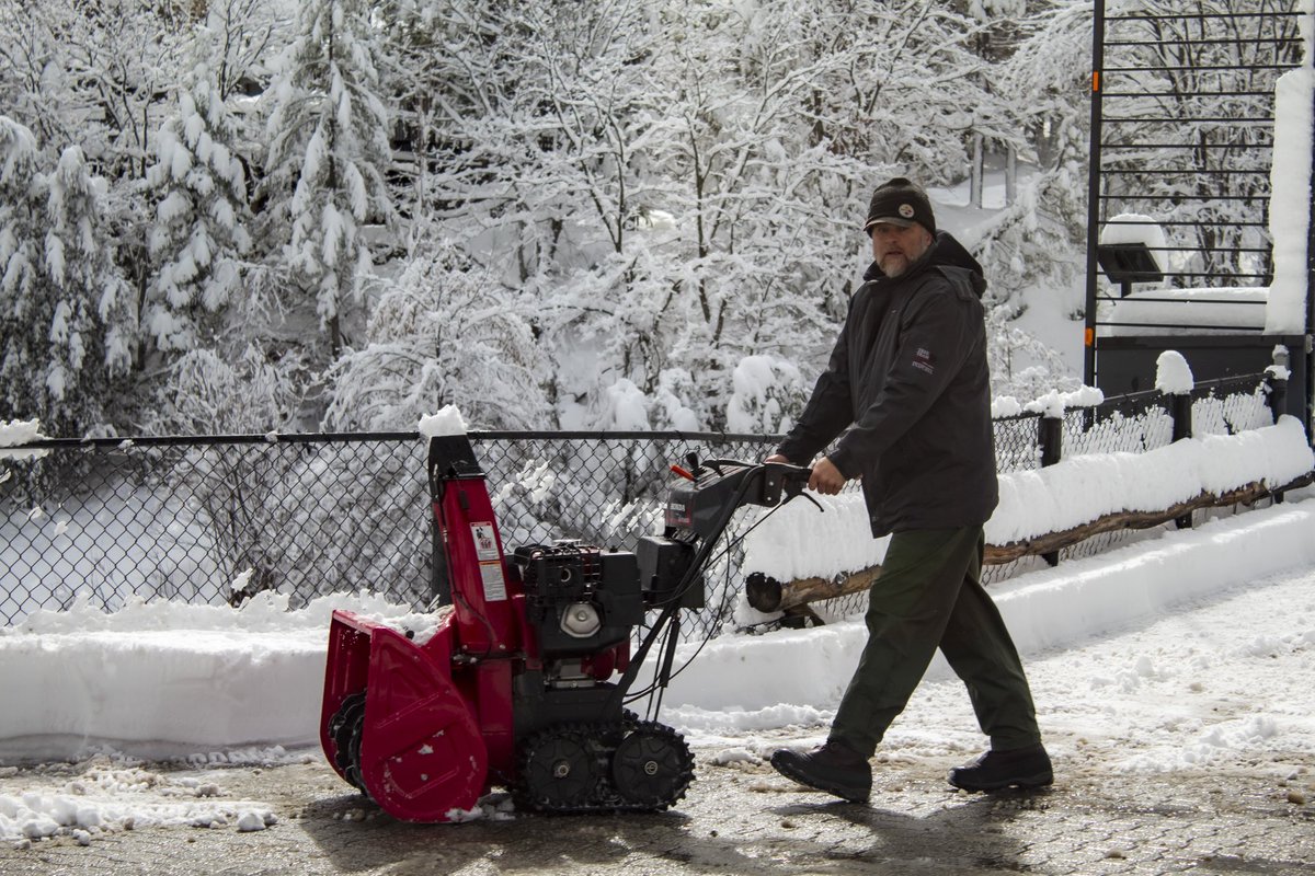 madisonmlloyd's tweet image. The weather was completely unforgiving yesterday ❄️ driving home was honestly kind of scary. But we made it home! #nevadaphtography #nevadaphotography #notspringyet #tahoesnow #unrstudents #rsjstudent