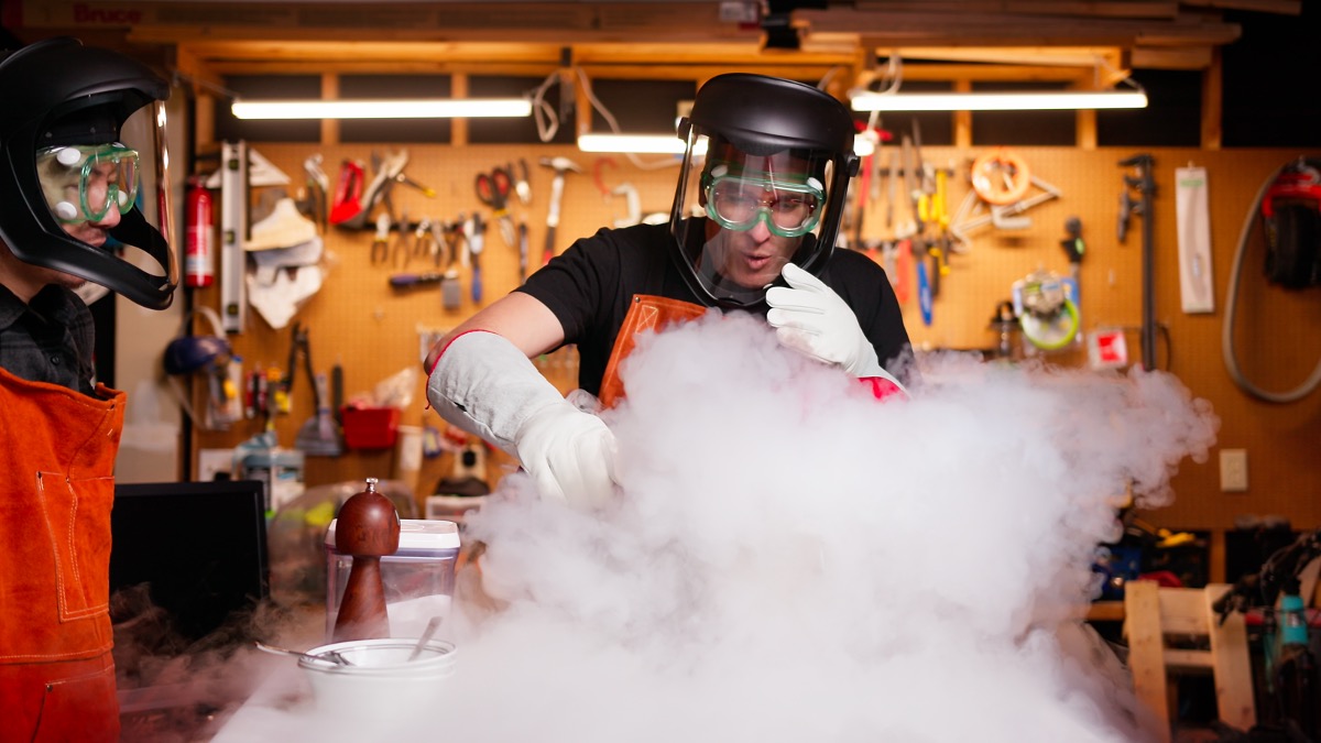 Keysight's tweet image. Watch our resident mad scientist, Daniel Bogdanoff, debunk #CircuitDesign myths at Keysight World: Live from the Lab on March 14. Don’t miss your chance to register here: ow.ly/rcXE50NalqI