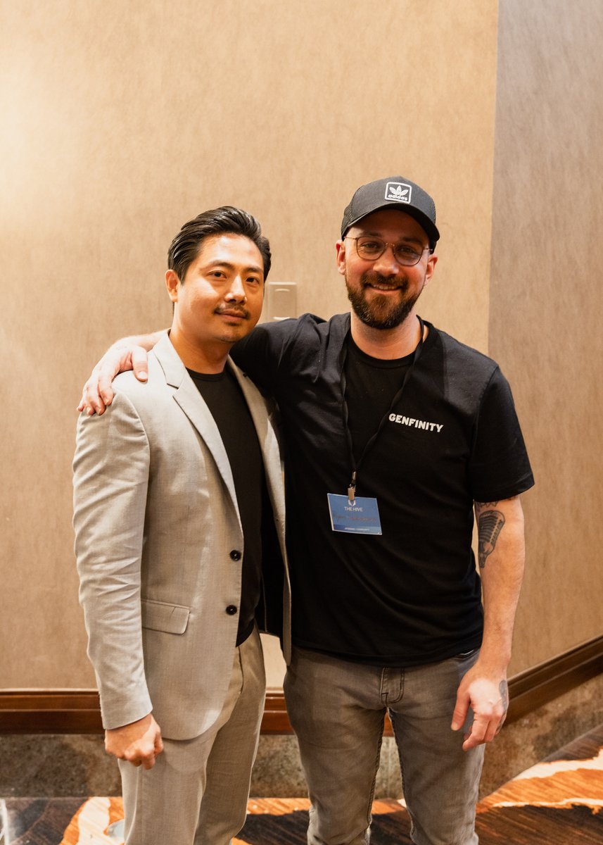 IOV_OWL's tweet photo. Was super awesome to meet @vechainvu at the VeChain Hive Summit over the weekend. 

I've followed this dude for years, really such a great individual and such an honor to meet in person. 

One of the true OG's in this space. 

Will catch that drink with you next time dude!! https://t.co/jkkToEGlOg