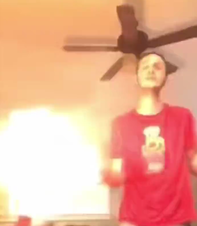 FMOGoat_'s tweet photo. @IceCreamTony @DailyLoud Moments Before Disaster💀 https://t.co/V6SO99blBv