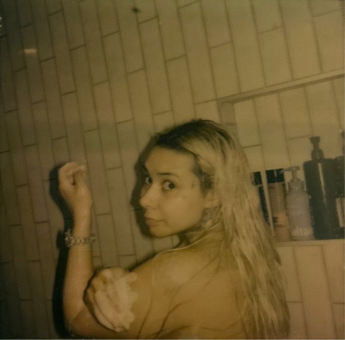i go through at least 200 Polaroids a week ahaha https://t.co/YoZ8nPCLEL
