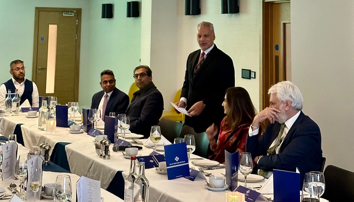 SLHCinLondon's tweet photo. High Commissioner @SarojaSirisena highlighted investment opportunities in SL and encouraged further enhancement of economic links between SL &amp; the UK at the  Roundtable organised by the Asian Business Association and Asian Commonwealth Organisation, 28 Feb 2023 #investinSL https://t.co/EBJoiV4eJm