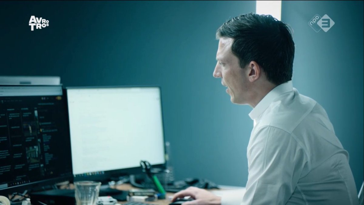 NIEUWS_ANKER's tweet image. Selmar belt met de redactie #huntedvips