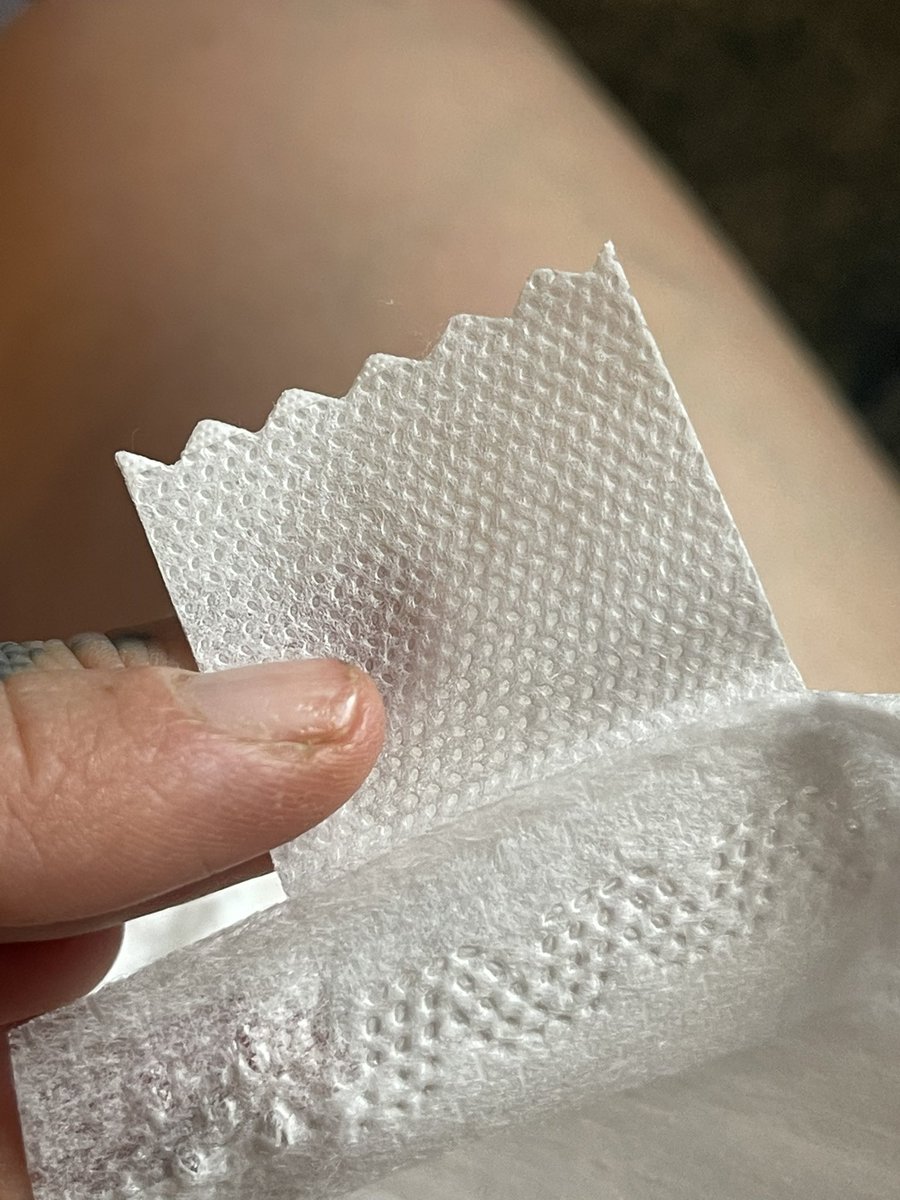 michelle__costa's tweet photo. I bought a big box of Parent’s Choice diapers from @Walmart and ALL the diapers in the entire box are missing the Velcro on the left tab to make the diapers stay on. Huge waste of money 😫 https://t.co/EwhUmqvddw