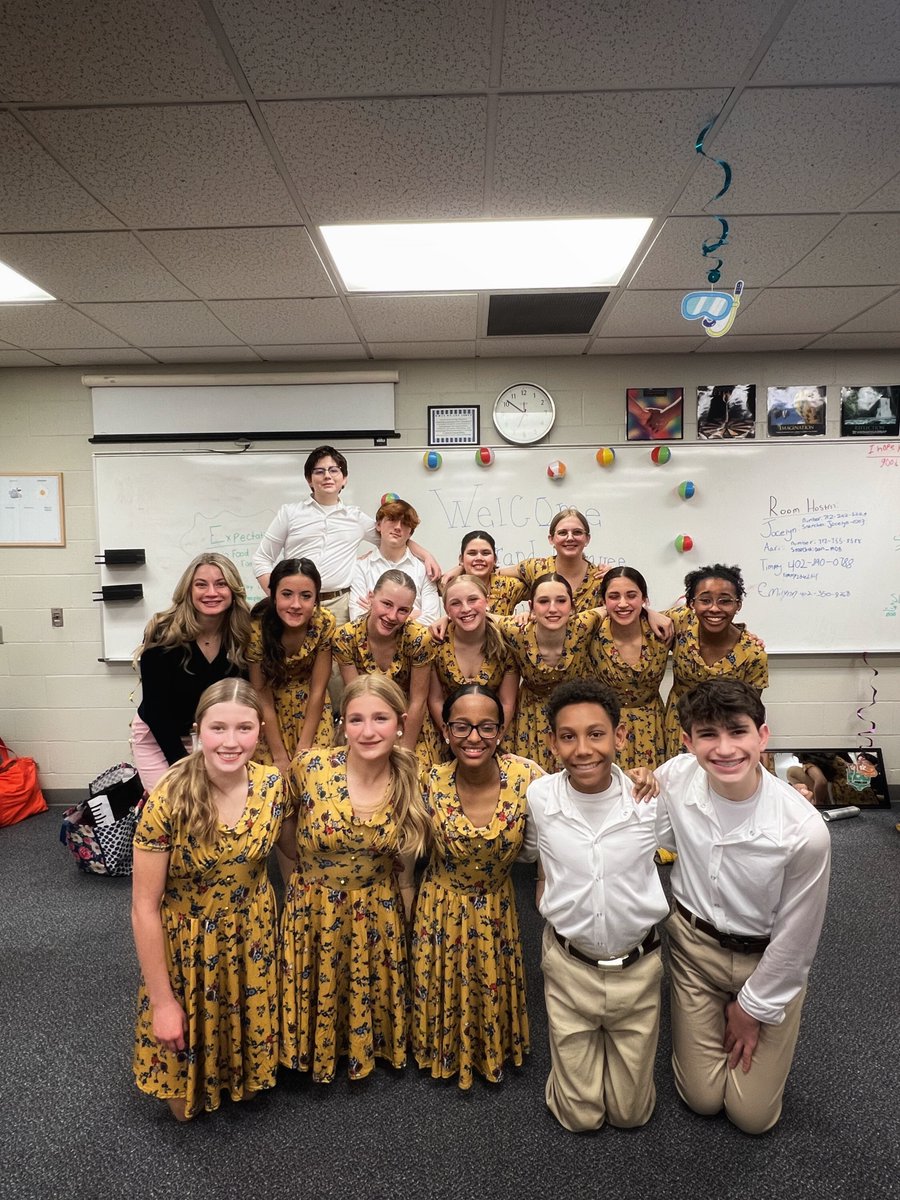 ElkhornPS_EGMS's tweet photo. Grand Marquee finished out their season this weekend with 3rd place at Lewis Central! 6th grader Will B. also received an “outstanding soloist award” for his solo. CONGRATS!🎤 #EGMSWolfPack #EPSAchieves https://t.co/7lsMAuvJFq