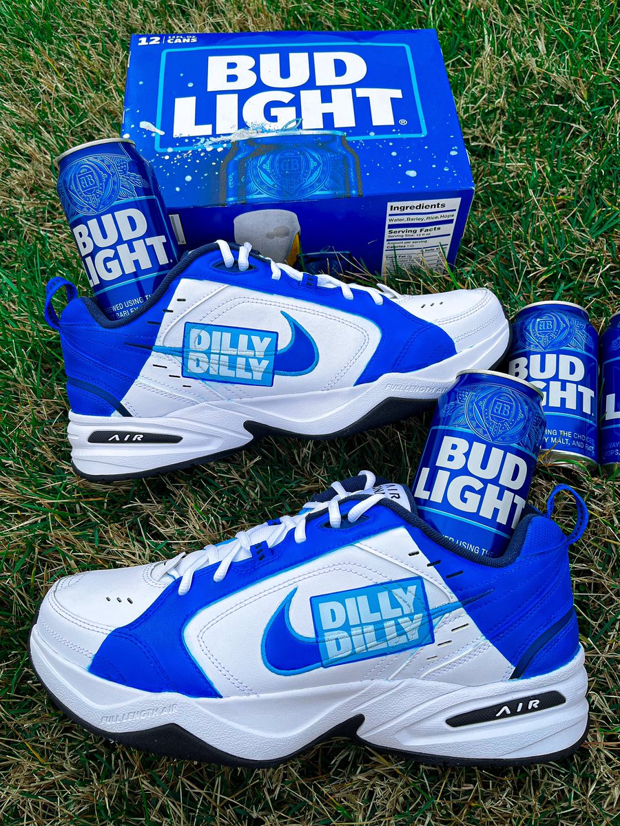 devin_young21's tweet image. Dilly Dilly🍻Who says Air Monarch’s can’t be have some drip?? Crack open a cold one and enjoy some 🏀 #MarchMadness #ChampWeek #customkicks @budlight