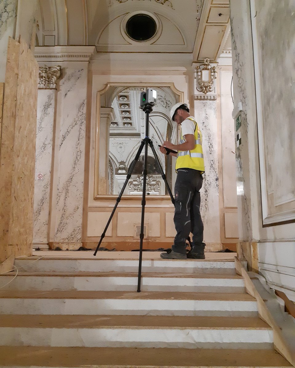 G4Dcz's tweet photo. #3Dskenování někdejších Císařských lázní v Karlových Varech 🏗🏦
Tuto památku procházející rekonstrukcí jsme naskenovali v roce 2020. Výsledné 3D mračno bodů pak posloužilo jako podklad pro #BIM. Najdete na první fotce dron?

@cisarskelazne #karlovyvary #rekonstrukce #3Dscan https://t.co/AAUdqoCgiz