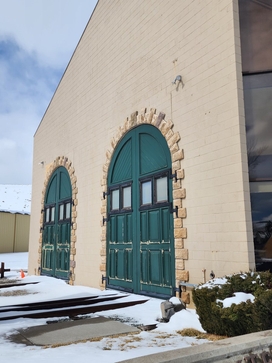 #MoreYouKnowMonday The iconic V&amp;T Carson City shop was dismantled in 1991. Repurposed archways can be seen at the Round Pond Estates in Oakville and at Harland Estates Winery. Here you can see how our current design represents the iconic doorways. NSRM-CC Collection #NVCultureDay