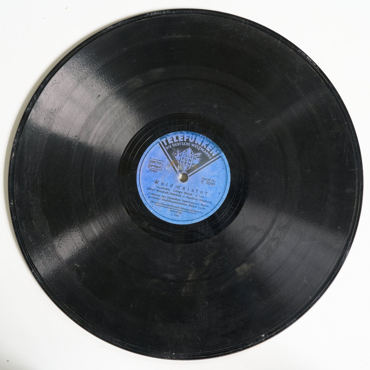 howtofixauboat's tweet image. These gramophone records spent almost 50 years in the Baltic Sea, entombed inside a sunken u-boat...and we think we might be able to play them! That&apos;s got to be a world first, surely...? 

#shipwreckords #vinylcommunity #recordcollection