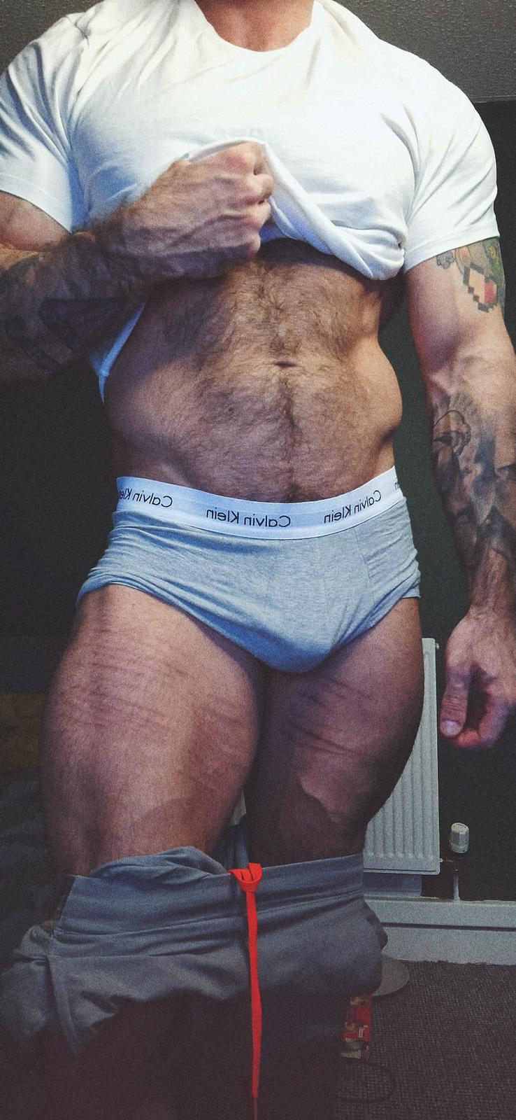 FqkCnB6XwAM8apN?format=jpg&name=large