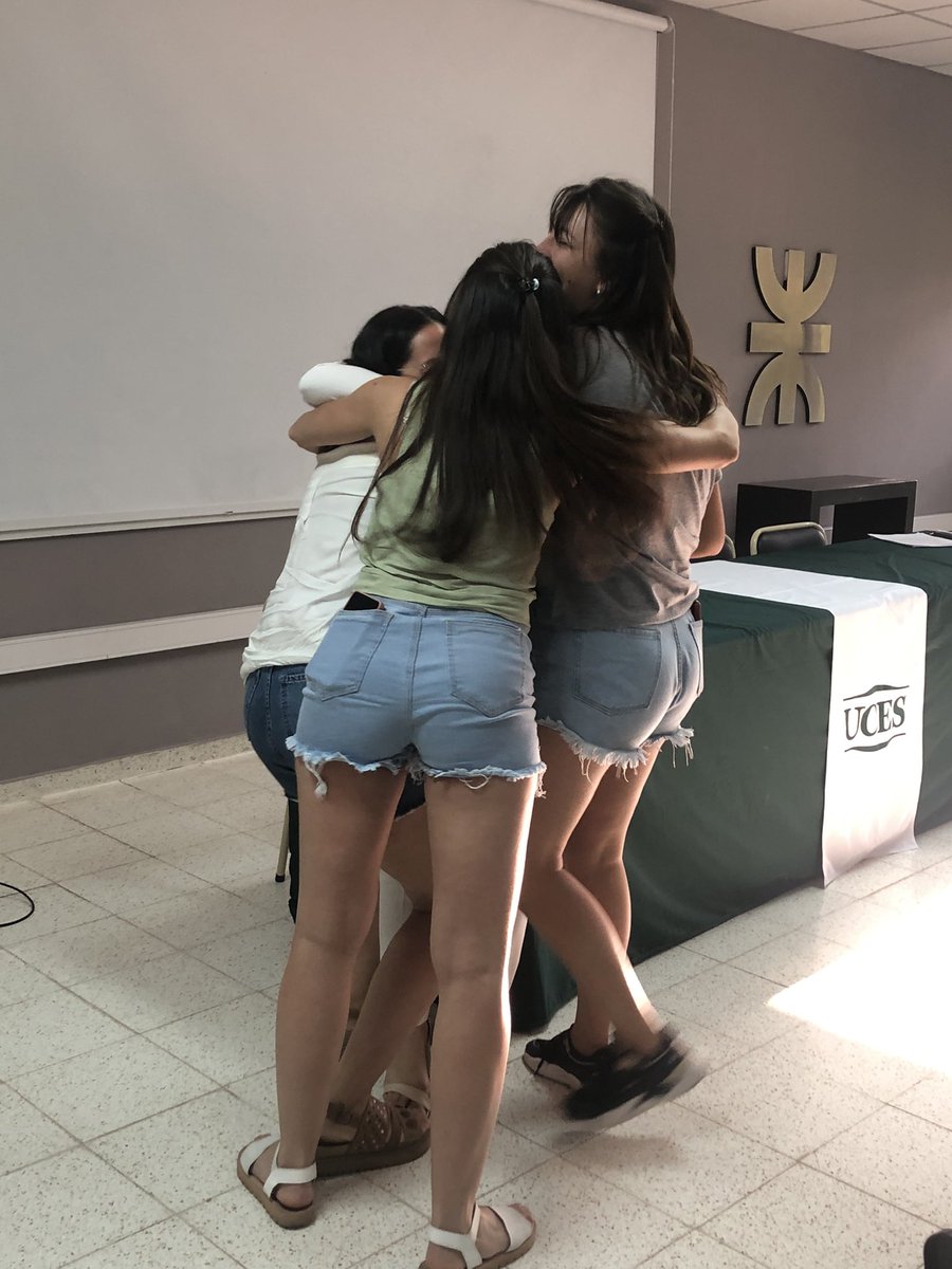 AgoTaralli's tweet photo. Podrán tener unas amigas que se hagan 290km para venir a acompañarme? Gracias, me hicieron muy feliz ❤️ https://t.co/sZfERIWIU3