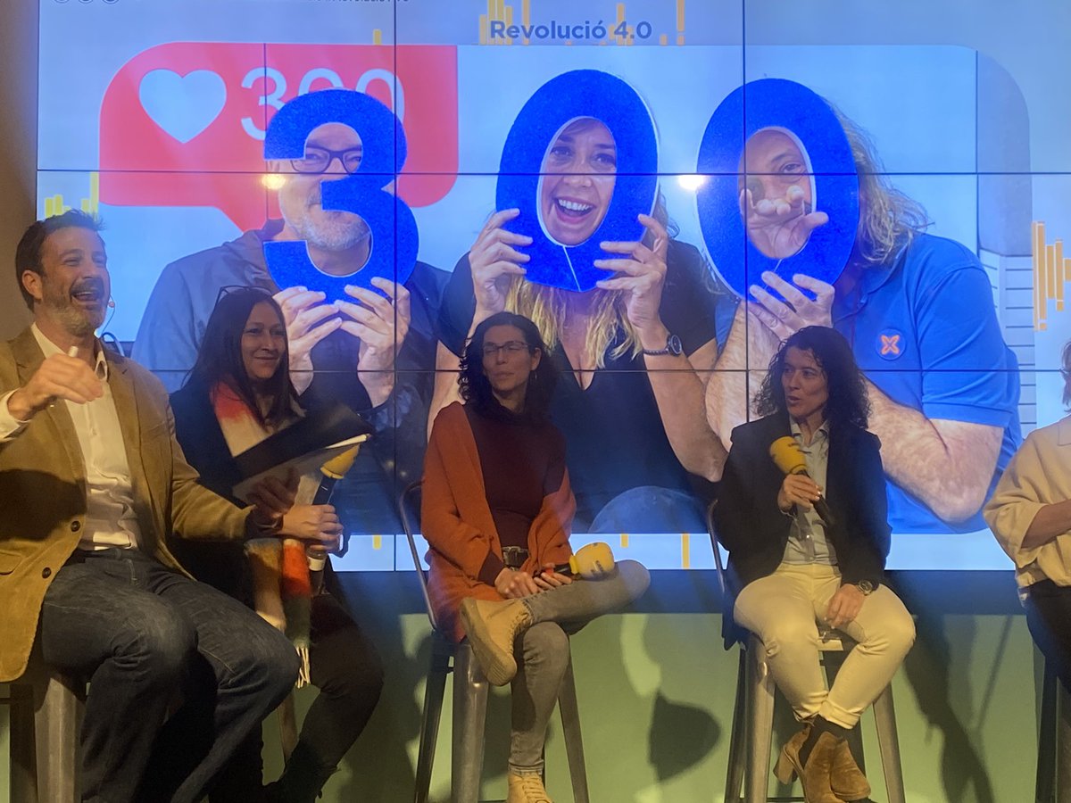 rosa_castells's tweet photo. 📍Diumenge proper  ‘Especial #donesTIC’  a @Revolucio4 amb @Xantallavina ❤️@adammartinsk amb dones emprendedores, directives, líders en el món de la #tecnologia #innovacio 
Un plaer formar-hi part. https://t.co/AOnbZqmjtU