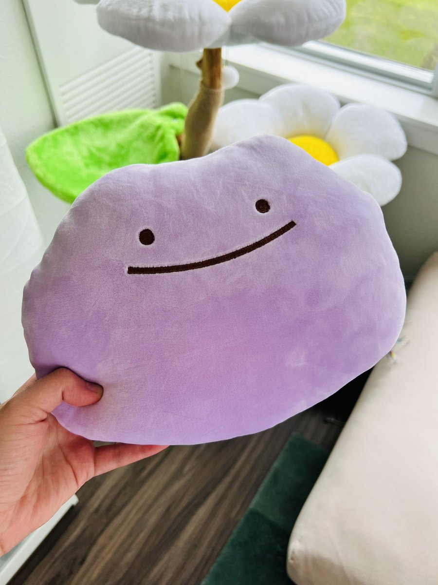 aidenschmaiden's tweet image. y’all wanna see the best thing i putchased at #ECCC2023 

HE TRANSFORMS.