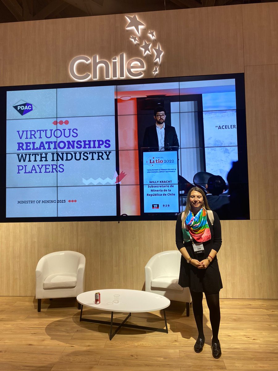 CCMineras's tweet photo. En representación de las mujeres líderes de la minería chilena, nuestra Gta @vfincheira está participando en la convención minera #PDAC2023.
Desde #CCMEleva agradecemos a @the_PDAC por invitarnos en nuestra calidad de 1er skills council de 🇨🇱!👏 https://t.co/RPVJlAam7z