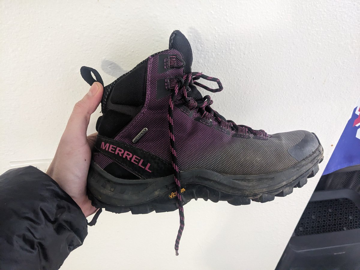 schmidtwerd's tweet photo. Hi, @MerrellUK. My mom loves this boot and I want to get her some new ones. There is no name on the boot nor on the inside label. It is a waterproof, insulated women's hiker. Any idea? https://t.co/LAAdPuFNzu