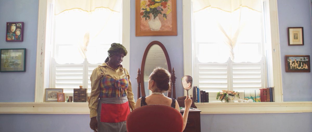 Elizabeth Moss tweet media