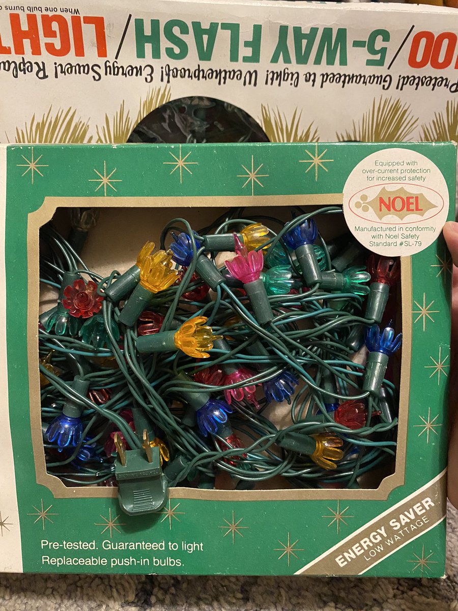 80sThen80sNow's tweet image. These Hurt WAY WORSE Than Legos.

#ChristmasTreeLights #Ouch