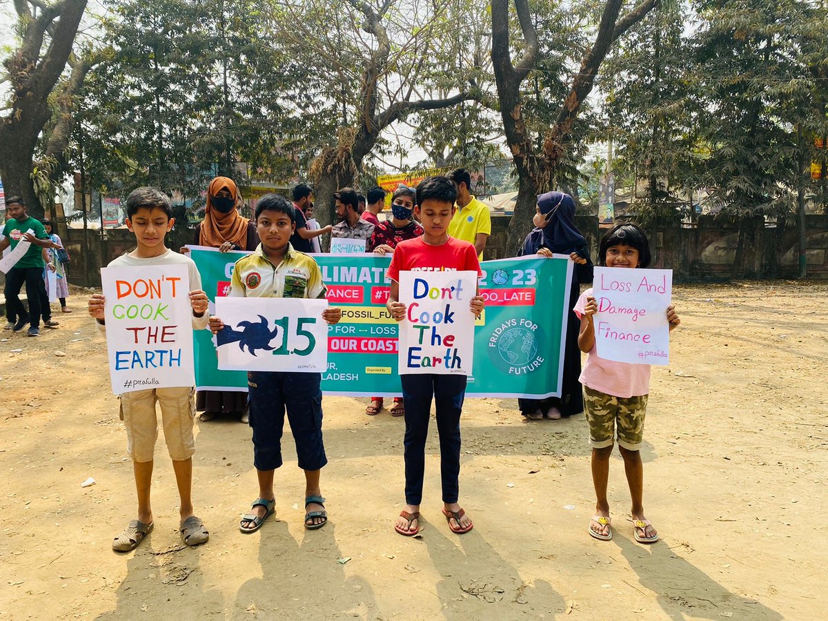 JubayerAhSabbir's tweet photo. #GlobalClimateStrike in #Gazipur, #Bangladesh.
Children also want a livable future world. Have you ever thought about the future of your own child?
#EndFossilFinance #ClimateJustice #ClimateReparations #TomorrowIsTooLate
#Prafulla_BD #FridaysForFuture https://t.co/Nvk2IVTFU7