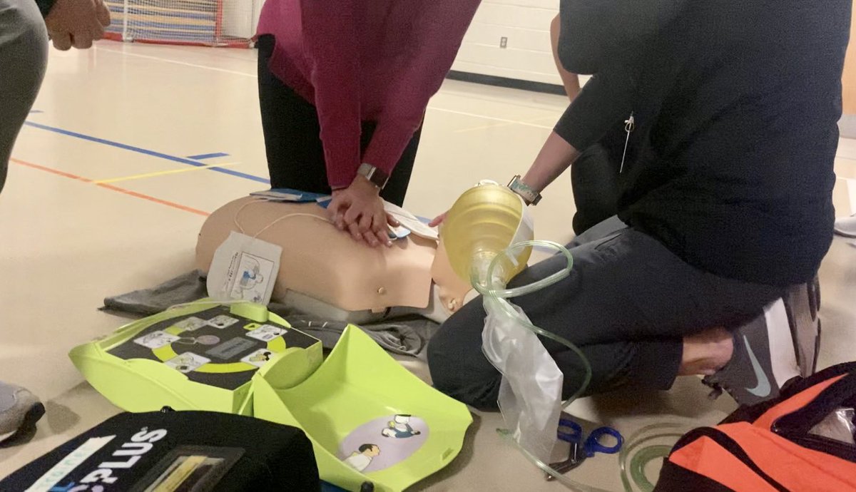 CBGaymanES's tweet photo. Our Critical Emergency Response Team quickly acted during today’s #CodeHeart drill. So proud of our fast-acting Gayman staff! 💙 @ChildrensPhila #GoGaymanMustangs https://t.co/aTDwIp5u1x