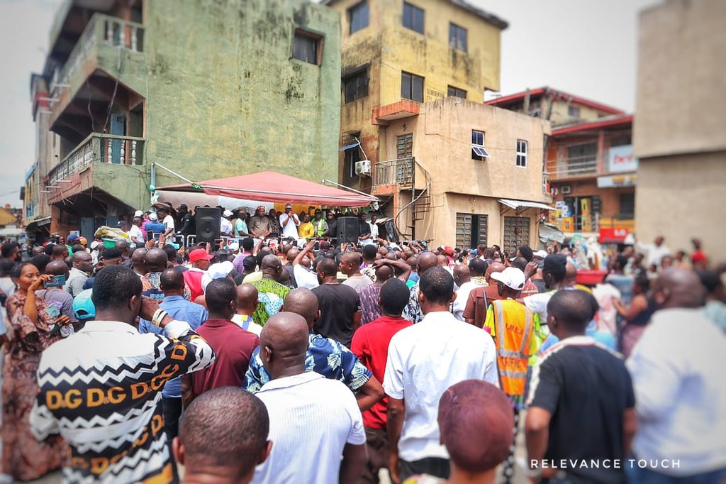 GRVlagos's tweet photo. We are not leaving any stone unturned, we are ransacking all the nooks and cranny of Lagos to get all the votes of Lagosians who want a CHANGE.

Prosperity has no tribal, political or social affiliations.

I am interviewing to be the Governor of OUR LAGOS.

Èkó E dìde!!

~ GRV. https://t.co/sFwwnE2v7b